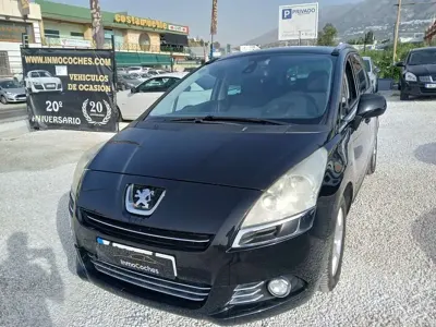 Usado Peugeot 5008 Active 111 CV (81 kW) 2011 Negro Monovolumen
