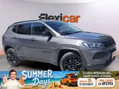 Usado Jeep Compass Night Eagle 131 CV (96 kW) 2022 Gris SUV
