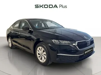 Usado Skoda Octavia Selection 150 CV (110 kW) 2025 Negro