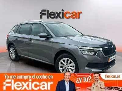 Usado Skoda Kamiq Ambition 110 CV (80 kW) 2022 Gris / plata SUV
