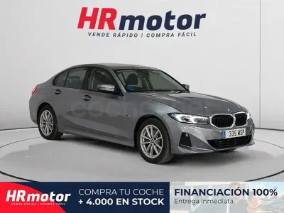 Używany BMW 330e Shadowline 292 KM (214 kW) 2024 Szary Sedan/Limuzyna