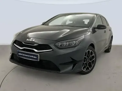 Usado Kia Ceed Edition 7 100 CV (73 kW) 2024 Gris Utilitario