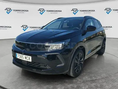 Usado Opel Grandland X 130 CV (95 kW) 2022 Negro SUV