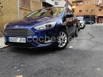 Usado Ford Focus Titanium 115 CV (84 kW) 2015 Azul Berlina