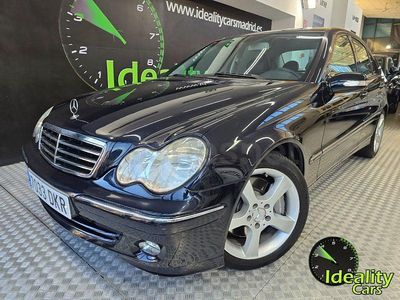 Usado Mercedes C320 Avantgarde 224 CV (164 kW) 2005 Azul Berlina