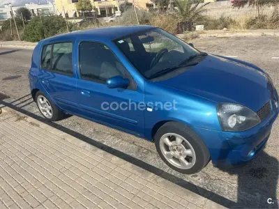 Usado Renault Clio II 75 CV (55 kW) 2003 Azul Berlina