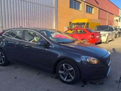 Usado Volvo V40 R-Design Momentum 150 CV (110 kW) 2014 Azul Utilitario