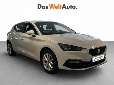 Usado Seat Leon Style 116 CV (85 kW) 2025 Blanco Berlina