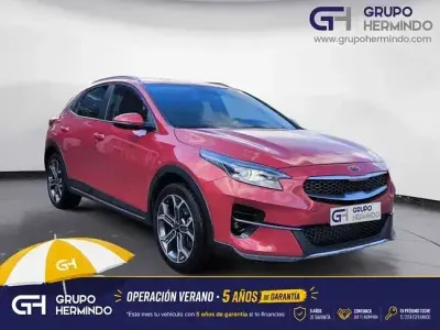 Usado Kia XCeed 136 CV (100 kW) 2022 Rojo SUV