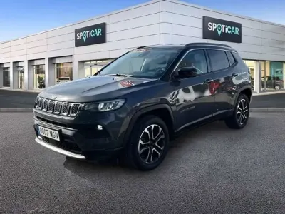 Usado Jeep Compass Limited 190 CV (139 kW) 2023 Gris SUV