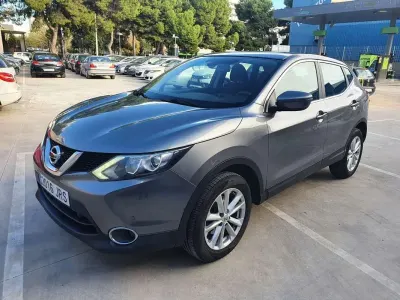 Usado Nissan Qashqai Acenta 116 CV (85 kW) 2016 Gris SUV