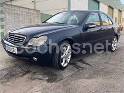 Usado Mercedes C270 Classic 170 CV (125 kW) 2004 Negro Berlina