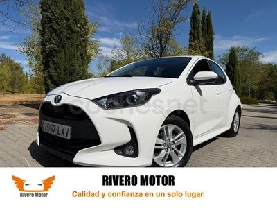 Usado Toyota Yaris Hybrid Business Edition 116 CV (85 kW) 2022 Blanco Berlina