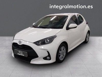 Usado Toyota Yaris Hybrid Business Edition 115 CV (84 kW) 2024 Blanco