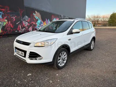 Usado Ford Kuga Titanium 150 CV (110 kW) 2016 Blanco SUV