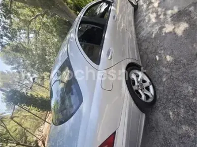 Usado Mercedes C220 Classic 143 CV (105 kW) 2005 Gris / plata Berlina