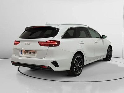 Używany Kia Ceed Style 101 KM (74 kW) 2025 Biały Hatchback