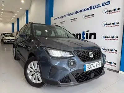 Usado Seat Arona Reference 95 CV (69 kW) 2023 Azul SUV