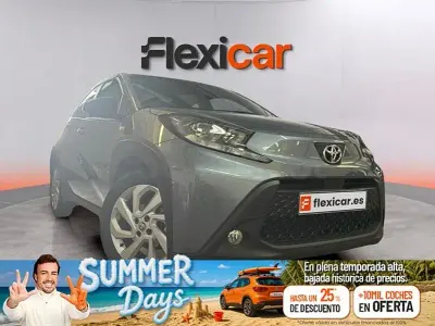 Nuevo Toyota Aygo X 72 CV (52 kW) 2025 Gris / plata SUV