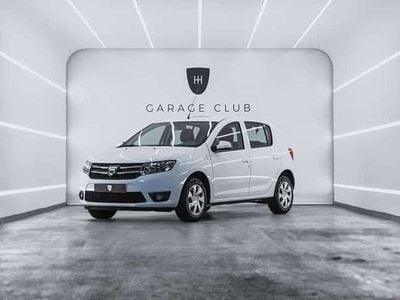 Usado Dacia Sandero Lauréate 75 CV (55 kW) 2016 Blanco Utilitario