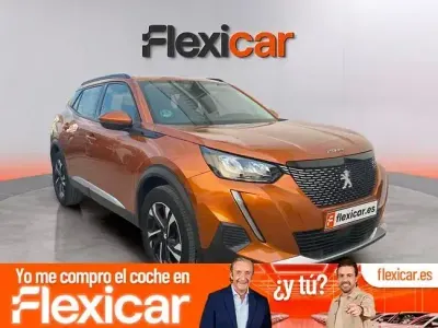 Usado Peugeot 2008 Allure 130 CV (95 kW) 2020 Naranja SUV