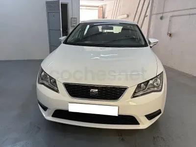 Usado Seat Leon Reference 105 CV (77 kW) 2014 Blanco Berlina