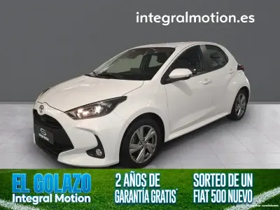 Usado Toyota Yaris Active 115 CV (84 kW) 2025 Blanco Utilitario