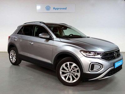 Usado VW T-Roc Life 110 CV (80 kW) 2024 Plateado SUV
