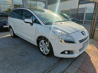 Usado Peugeot 5008 Allure 112 HP (82 kW) 2012 Branco Monovolume
