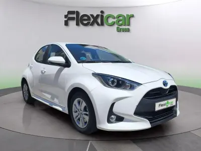 Usado Toyota Yaris Hybrid Style 116 CV (85 kW) 2025 Blanco Berlina