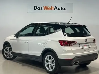 Usado Seat Arona FR 115 CV (84 kW) 2025 Blanco SUV