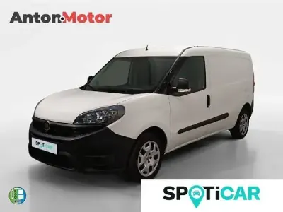 Usado Fiat Doblò 120 CV (88 kW) 2021 Blanco Monovolumen
