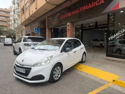 Używany Peugeot 208 Business-Line 99 KM (72 kW) 2017 Biały Hatchback