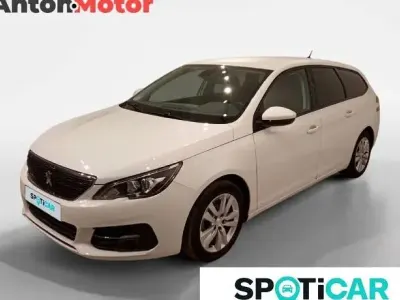 Usado Peugeot 308 SW Active 130 CV (95 kW) 2020 Blanco Familiar
