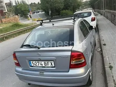 Usado Opel Astra Comfort 100 CV (73 kW) 2001 Gris / plata Berlina