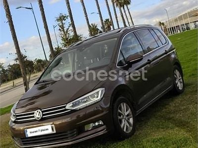 Usado VW Touran Advance 150 CV (110 kW) 2016 Granate Monovolumen