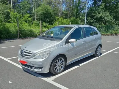 Usado Mercedes B180 109 CV (80 kW) 2006 Gris / plata Monovolumen