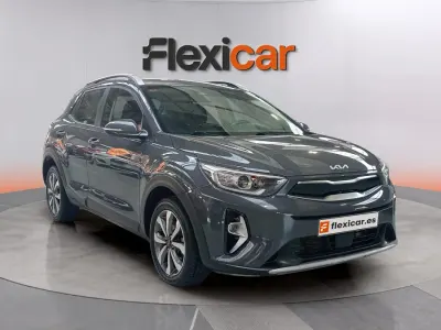 Usado Kia Stonic 120 HP (88 kW) 2021 Azul SUV