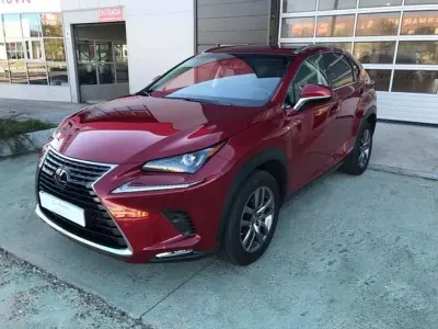Usado Lexus NX300h Executive Line 197 CV (144 kW) 2018 Rojo SUV