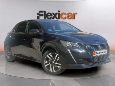 Usado Peugeot 208 Allure 101 CV (74 kW) 2023 Negro Utilitario