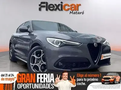 Usado Alfa Romeo Stelvio Veloce 160 CV (117 kW) 2022 Gris SUV