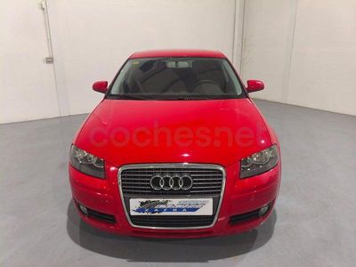 Usado Audi A3 Attraction 105 CV (77 kW) 2006 Rojo Berlina