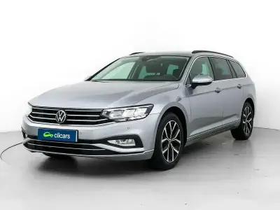 Usado VW Passat Executive 122 CV (89 kW) 2023 Gris / plata Familiar