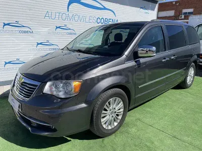 Usado Lancia Voyager Platinum 177 CV (130 kW) 2014 Gris / plata Monovolumen