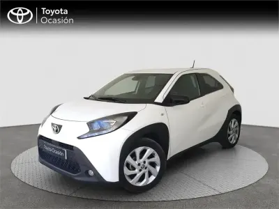 Usado Toyota Aygo X Play 72 CV (52 kW) 2024 Blanco SUV