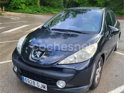 Usado Peugeot 207 95 CV (69 kW) 2008 Negro Berlina