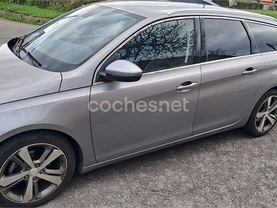Usado Peugeot 308 SW Business-Line 130 CV (95 kW) 2019 Gris / plata Familiar
