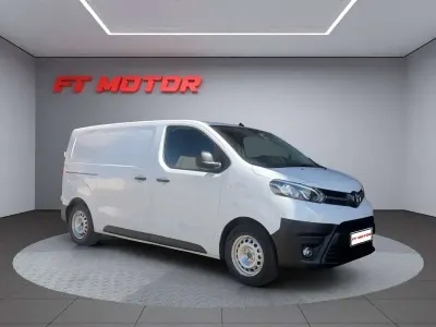 Usado Toyota Proace 102 CV (75 kW) 2023 Blanco Monovolumen