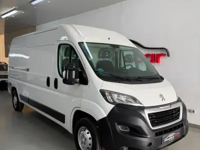 Usado Peugeot Boxer 140 CV (102 kW) 2021 Blanco Van