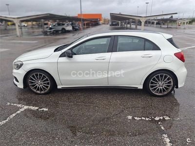 Usado Mercedes A180 AMG line 109 CV (80 kW) 2013 Blanco Berlina
